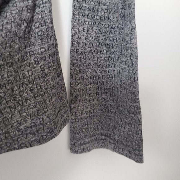 Designer SIMON CHANG Cowl Neck Top Ruched Sides Long Sleeves Alphabetic Pattern - Picture 3 of 6